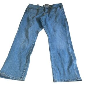 Levis Classic Straight Jeans